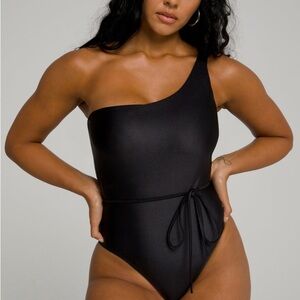 Good American Hot One Shoulder Black One Piece Bodysuit Swimsuit Size 7/L NWT